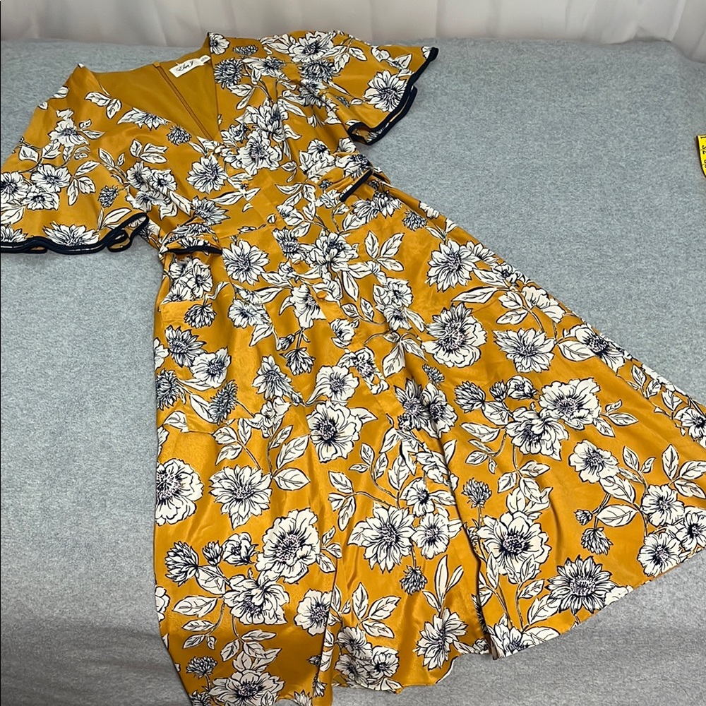 Eliza J Floral Dress Womens Size 8 Mustard Yellow Flutter Sleeve - Picture 2 of 11